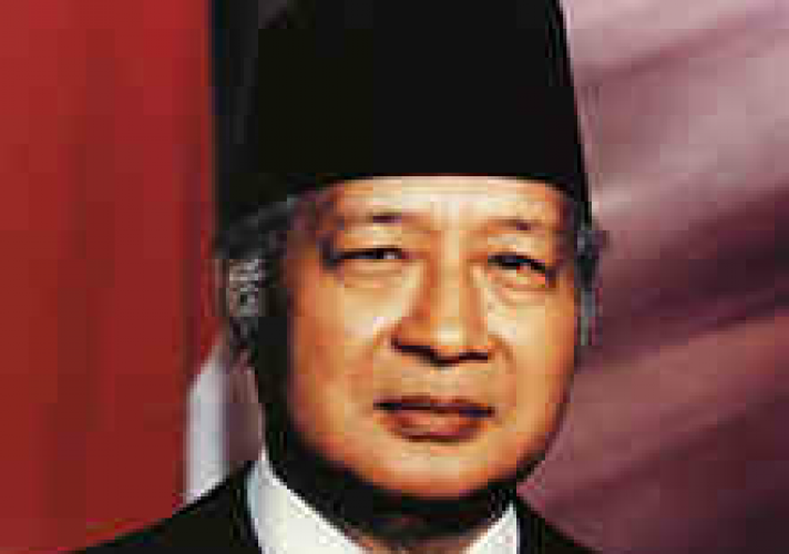 On March 12.1967 ; Suharto take power from Sukarno when the MPRS inaugurated him as Acting President of Indonesia.
