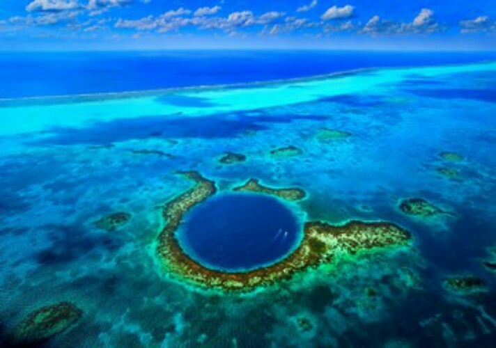 discovery-channel-ranked-the-great-blue-hole-as-number-one-on-its-list-of-the-10-most-amazing-places-on-earth