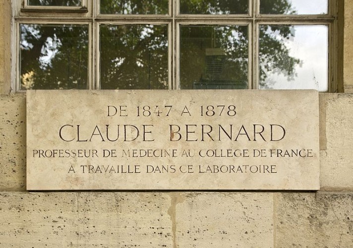 in-the-year-1868-claude-bernard-was-also-admitted-a-member-of-the-academie-francaise-and-elected-a-foreign-member-of-the-royal-swedish-academy-of-sciences