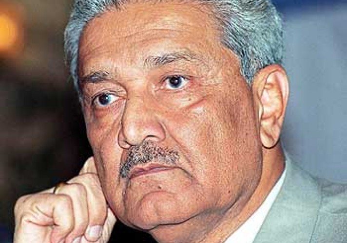 In the late 1980s, Abdul Qadeer Khan promoted the funding of the Pakistan's integrated space weapons project and vigorously supported, and supervised the Hatf-I and Ghauri-I program.